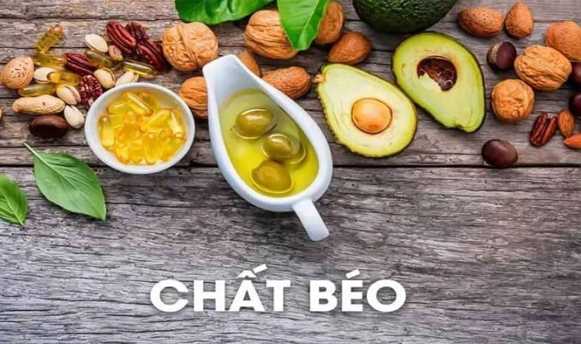 Chất béo lành mạnh từ quả bơ và các loại hạt tốt cho bé