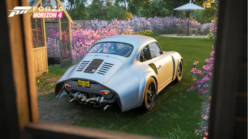 Xe đua cổ điển Porsche 356 Speedster trên đường đua Forza Horizon 4